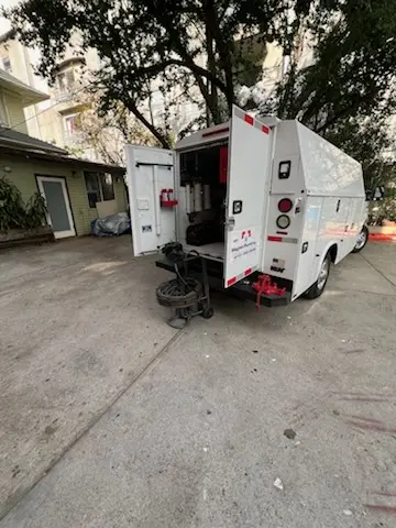 Magnet Plumbing service vehicle on-site for Water Heater Repair in Mexico